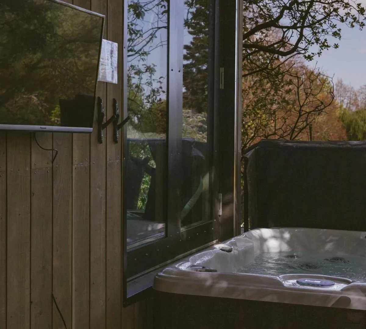 The Bird'S Nest - Secluded Getaway! Apartment Christchurch